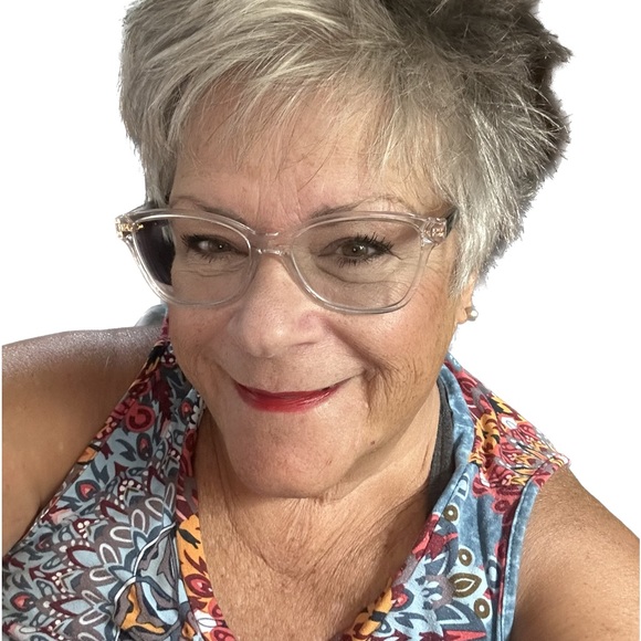 Meet your Posher, Noreen - Picture 1 of 1